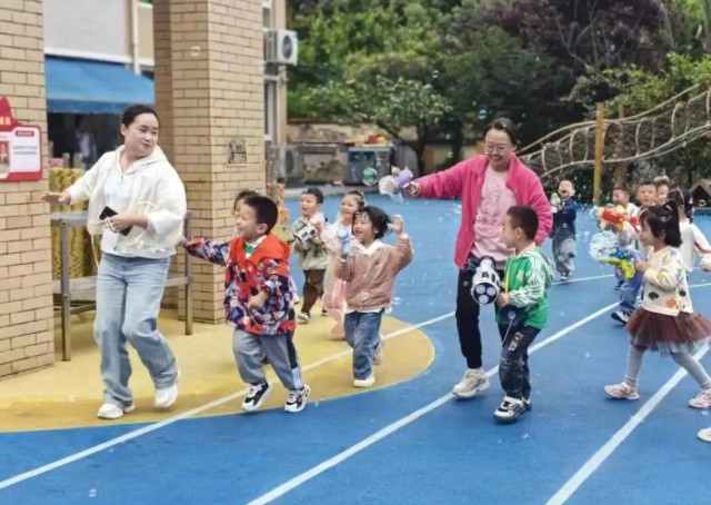 以资源供应和师资建造为双引擎为破解教育均衡难题注入新动能