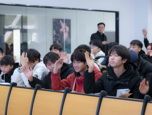 将校园里的搬进底层实践点将实践点与校园讲堂串联起来互动