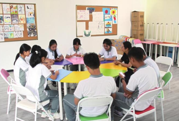 综合进程中着力破解限制教育高质量发展的难点痛点和堵点问题